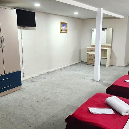 Avi Hotel Баку Екстериор снимка