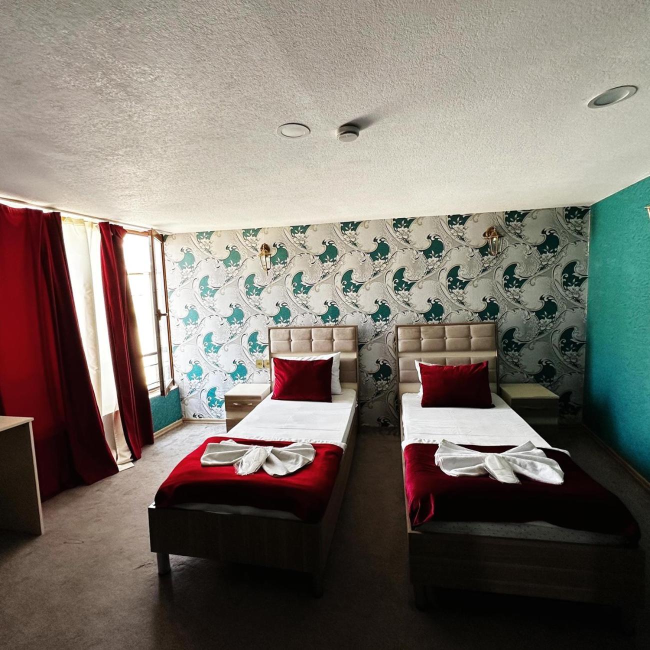 Avi Hotel Баку Екстериор снимка