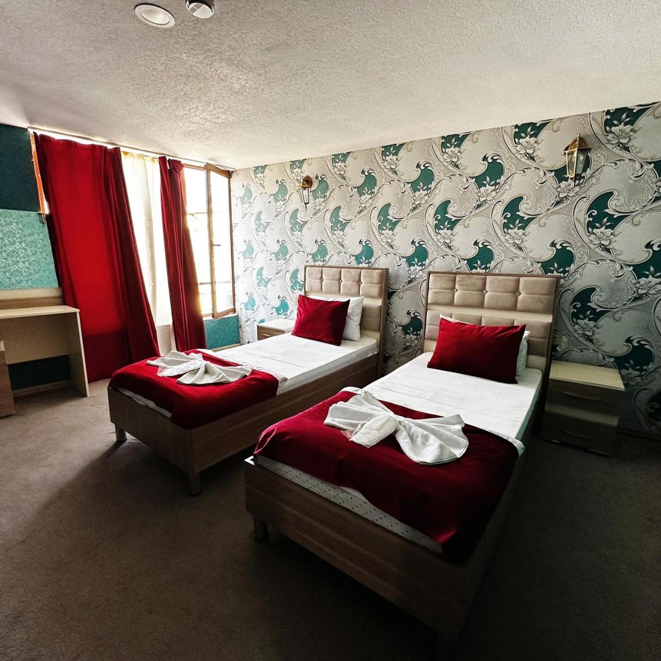 Avi Hotel Баку Екстериор снимка