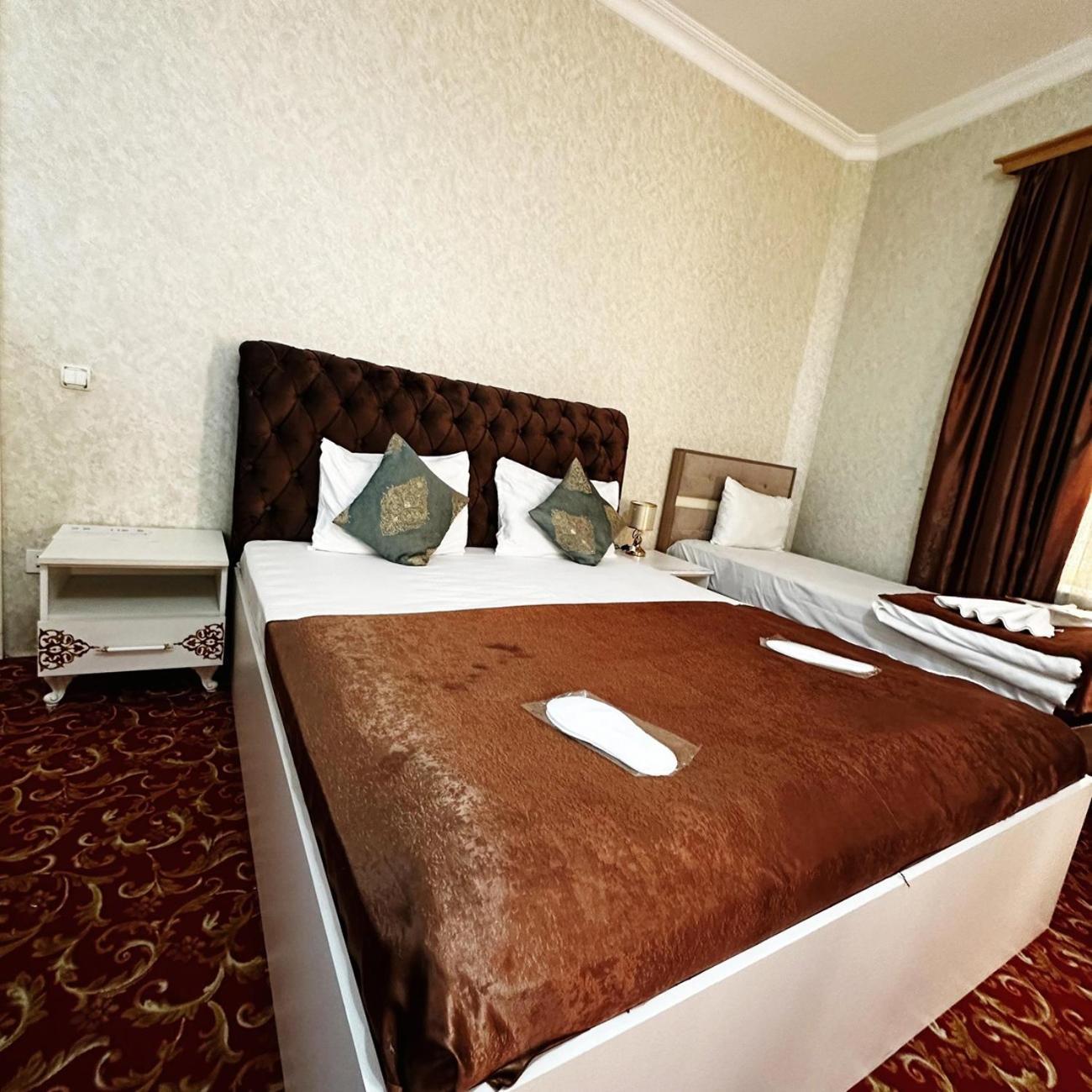 Avi Hotel Баку Екстериор снимка