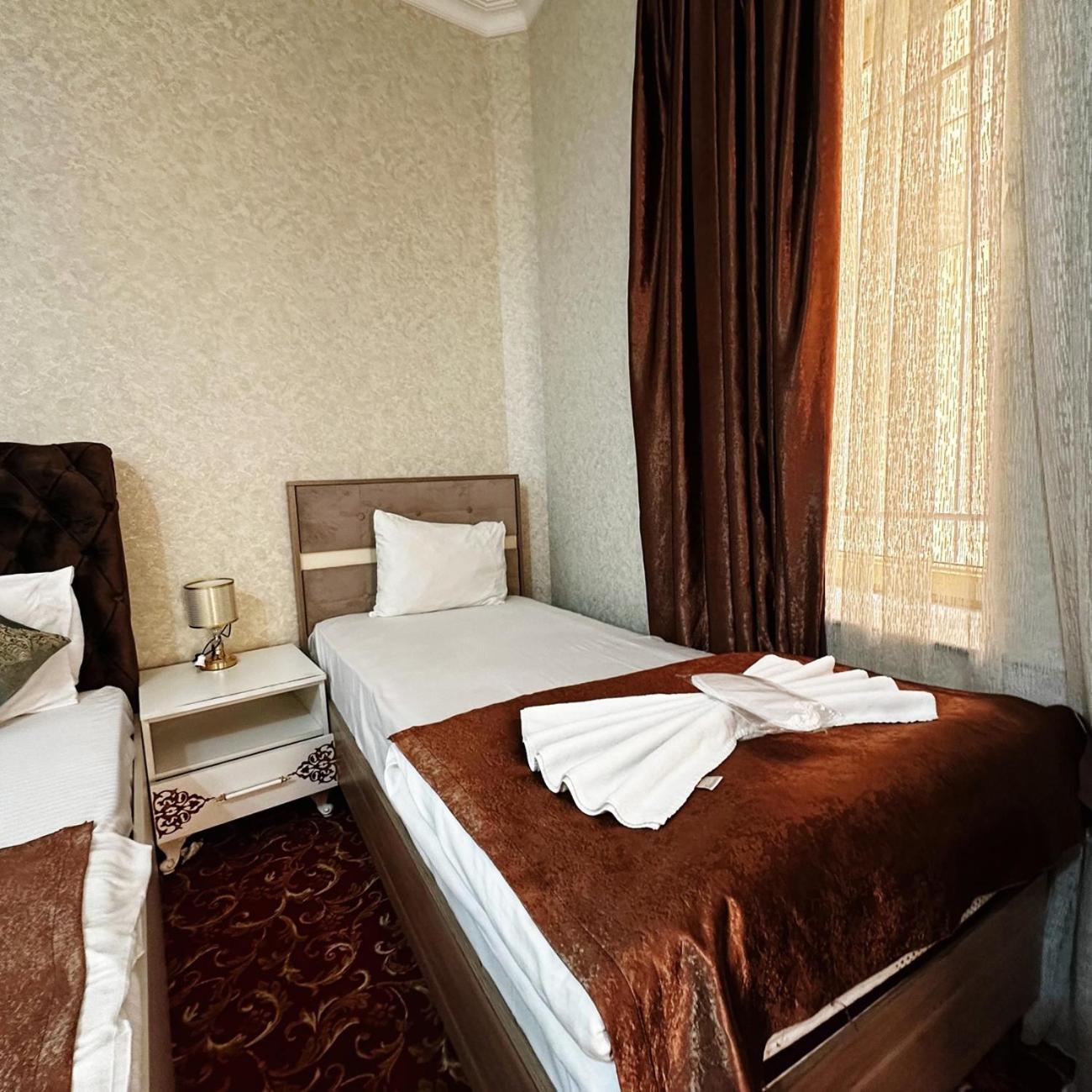 Avi Hotel Баку Екстериор снимка