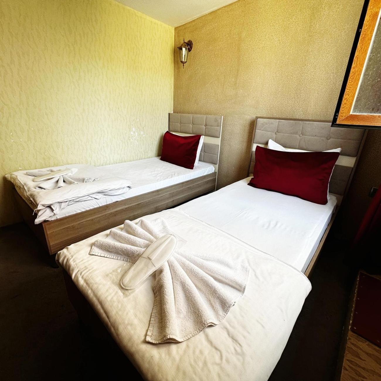 Avi Hotel Баку Екстериор снимка