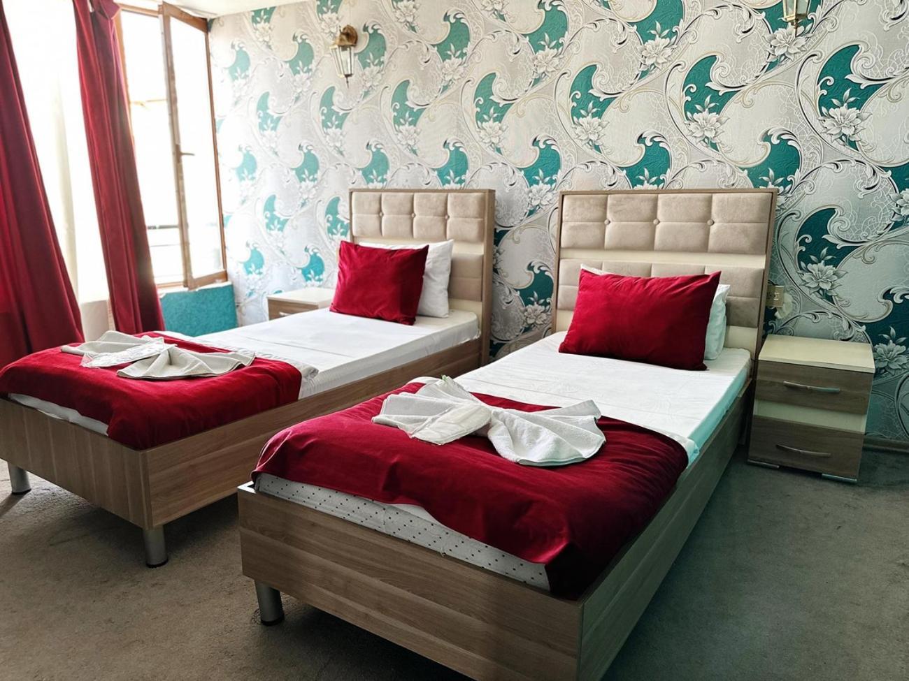 Avi Hotel Баку Екстериор снимка