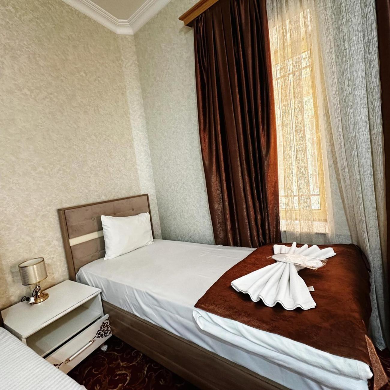 Avi Hotel Баку Екстериор снимка