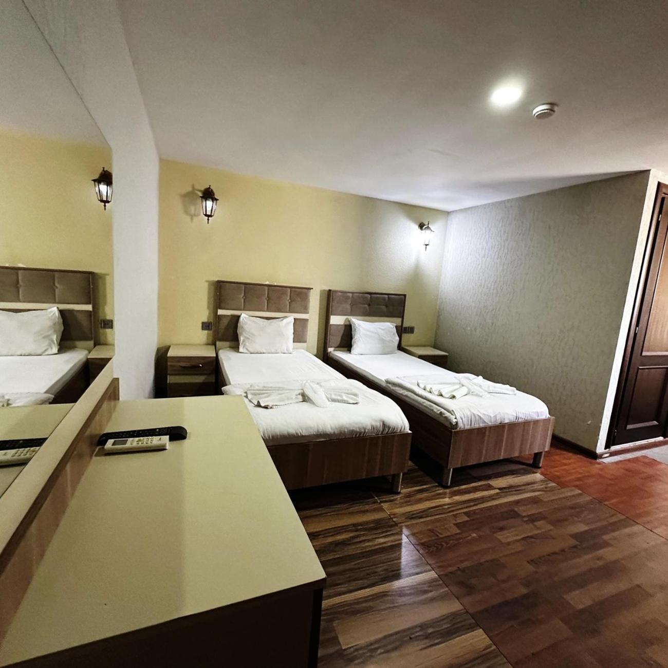 Avi Hotel Баку Екстериор снимка