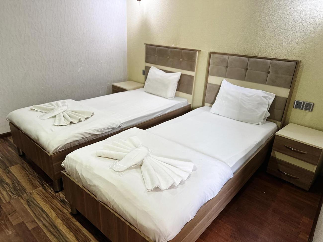 Avi Hotel Баку Екстериор снимка