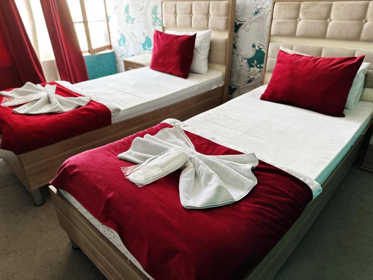 Avi Hotel Баку Екстериор снимка