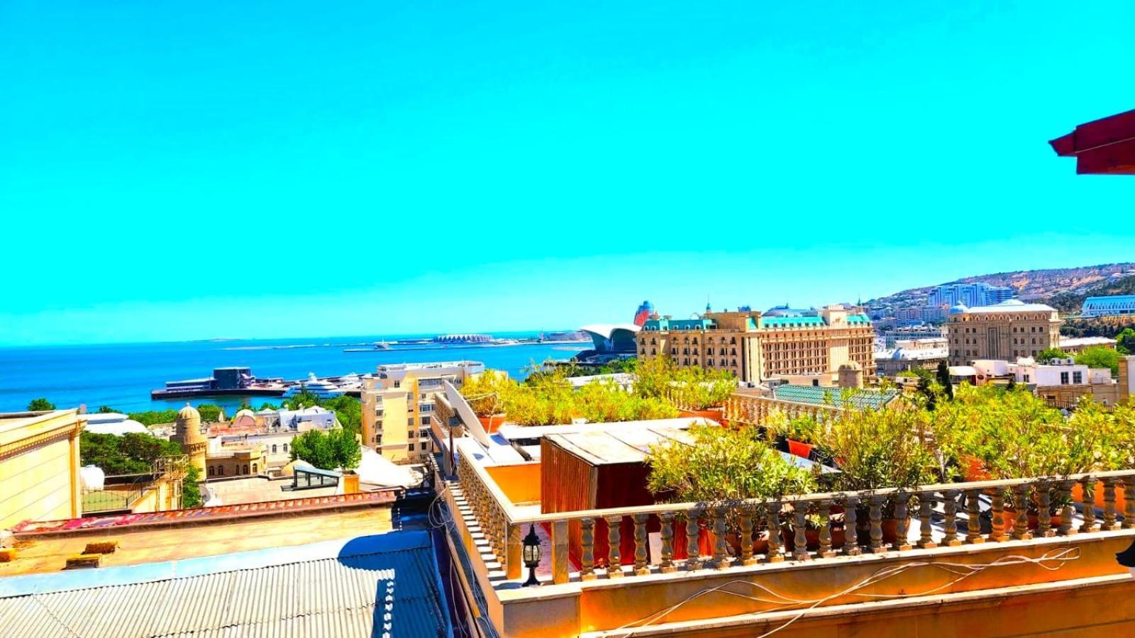 Avi Hotel Баку Екстериор снимка