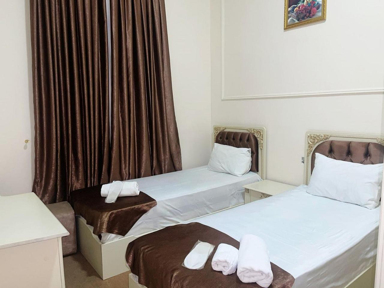 Avi Hotel Баку Екстериор снимка