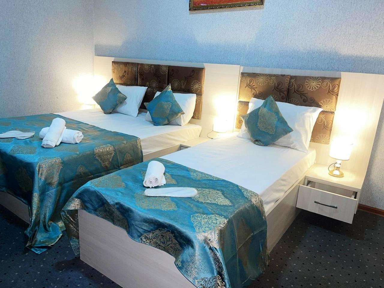 Avi Hotel Баку Екстериор снимка