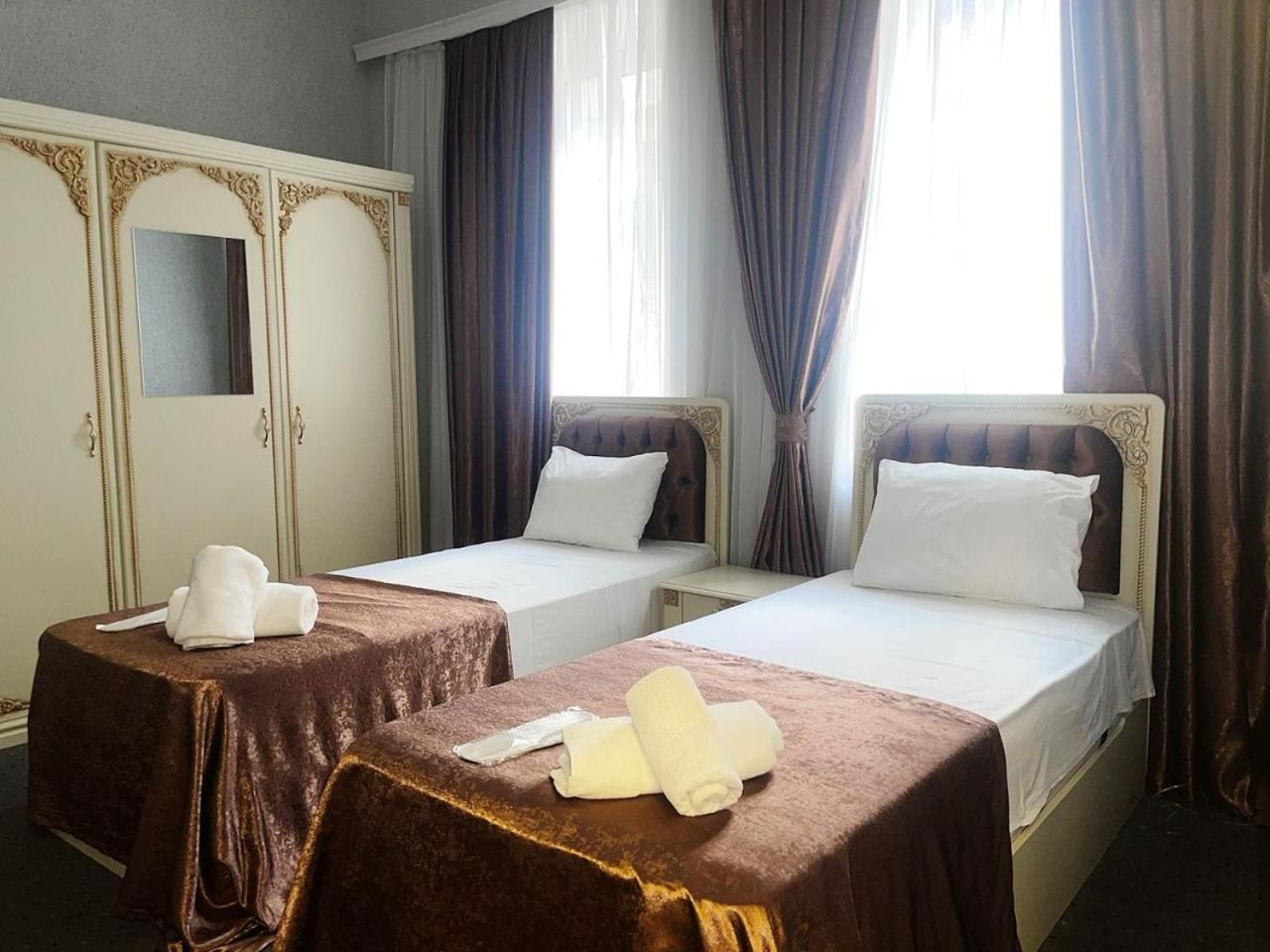 Avi Hotel Баку Екстериор снимка