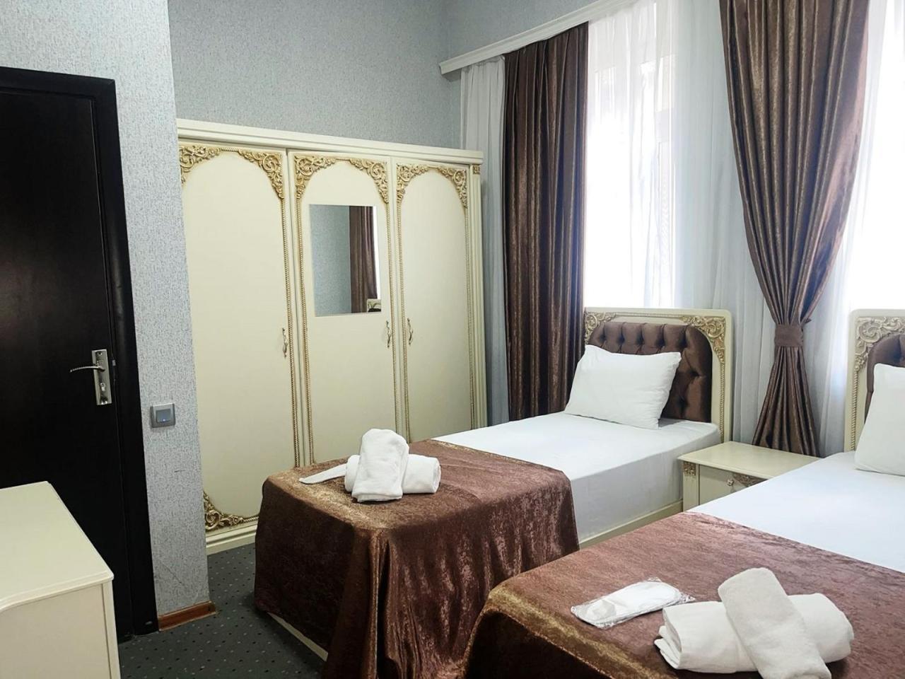 Avi Hotel Баку Екстериор снимка