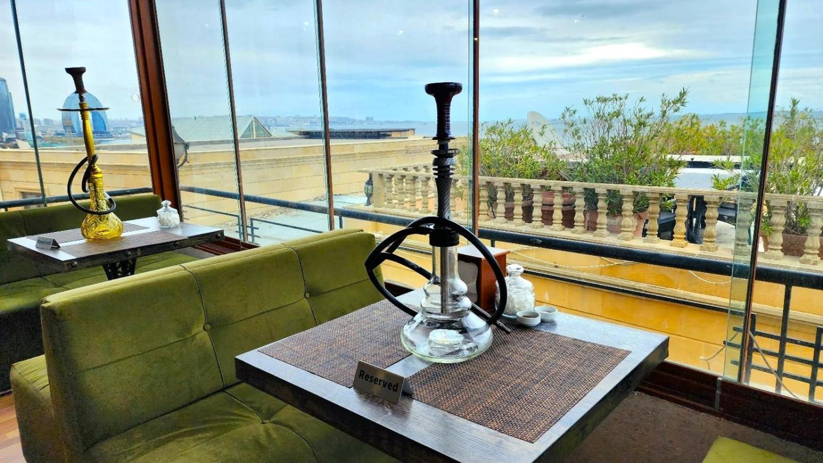 Avi Hotel Баку Екстериор снимка